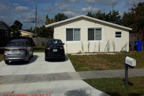 House in North Lauderdale, Florida 3 bedrooms, 88.72 sq.m. № 1232206 - photo 1