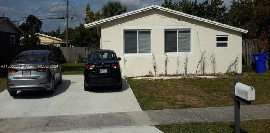 House in North Lauderdale, Florida 3 bedrooms, 88.72 sq.m. № 1232206