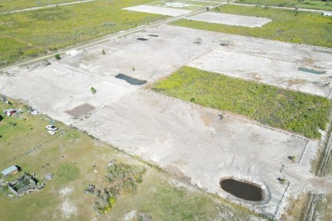 Terreno en venta en Okeechobee, Florida № 1295838 - foto 2