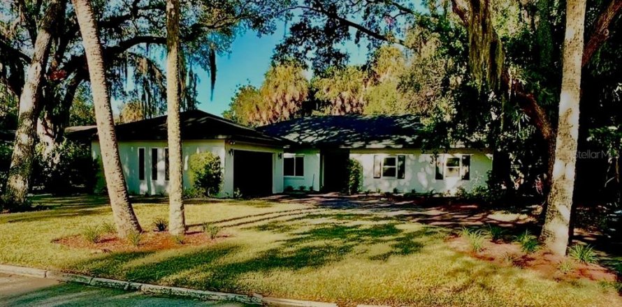 House in Tampa, Florida 3 bedrooms, 204.01 sq.m. № 1393978