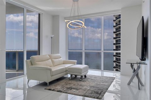 Condo in Sunny Isles Beach, Florida, 2 bedrooms  № 1328846 - photo 6