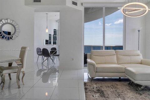 Condo in Sunny Isles Beach, Florida, 2 bedrooms  № 1328846 - photo 7