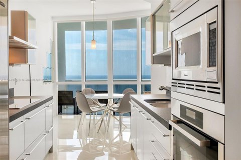 Condo in Sunny Isles Beach, Florida, 2 bedrooms  № 1328846 - photo 14