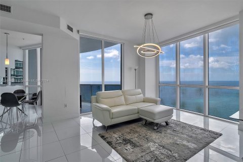 Condo in Sunny Isles Beach, Florida, 2 bedrooms  № 1328846 - photo 2