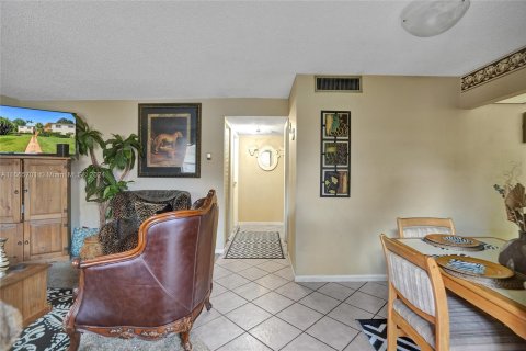 Copropriété à vendre à Hollywood, Floride: 2 chambres, 83.61 m2 № 1378758 - photo 22