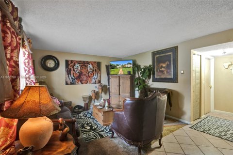 Condo in Hollywood, Florida, 2 bedrooms  № 1378758 - photo 6