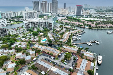 Adosado en venta en Hallandale Beach, Florida, 2 dormitorios, 156.08 m2 № 1378759 - foto 29