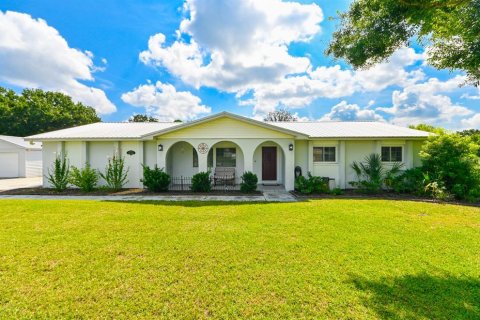 House in Lakeland, Florida 4 bedrooms, 209.03 sq.m. № 1344263 - photo 1