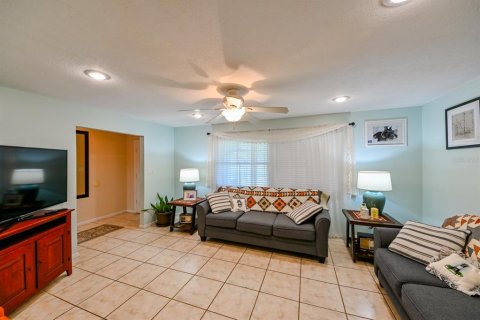 Casa en venta en Lakeland, Florida, 4 dormitorios, 209.03 m2 № 1344263 - foto 4