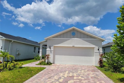 House in HERON BAY in Palmetto, Florida 4 bedrooms, 151.15 sq.m. № 1344296 - photo 1