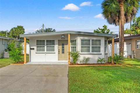 Casa en venta en Saint Petersburg, Florida, 3 dormitorios, 105.35 m2 № 1344264 - foto 1