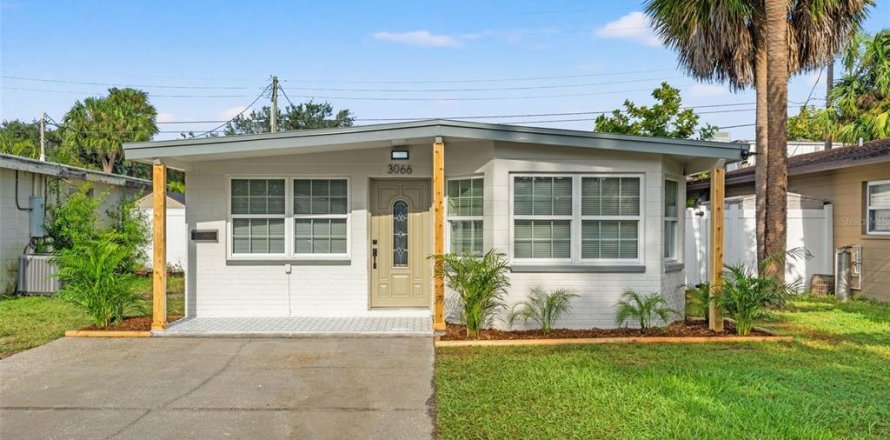 House in Saint Petersburg, Florida 3 bedrooms, 105.35 sq.m. № 1344264