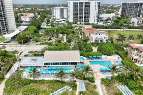 Condo in Highland Beach, Florida, 2 bedrooms  № 1179593 - photo 23