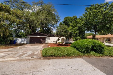 Commercial property in Tampa, Florida 132.85 sq.m. № 1243876 - photo 1