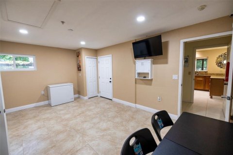 Immobilier commercial à vendre à Tampa, Floride: 132.85 m2 № 1243876 - photo 9