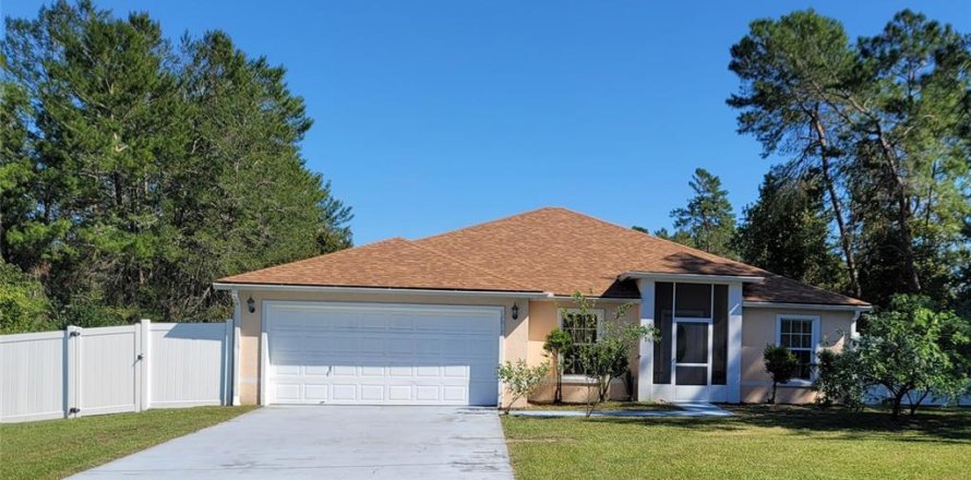 House in Ocala, Florida 3 bedrooms, 175.59 sq.m. № 1427207