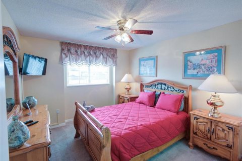 Casa en venta en Kissimmee, Florida, 5 dormitorios, 215.25 m2 № 1384777 - foto 27