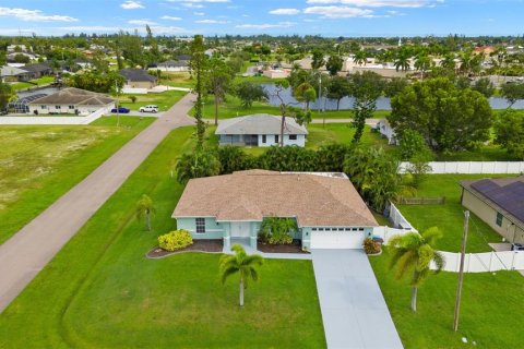 Villa ou maison à vendre à Cape Coral, Floride: 3 chambres, 165.83 m2 № 1384776 - photo 28