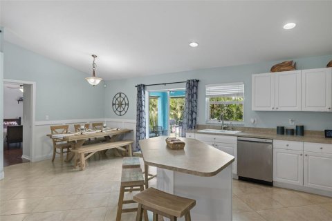 Villa ou maison à vendre à Cape Coral, Floride: 3 chambres, 165.83 m2 № 1384776 - photo 10