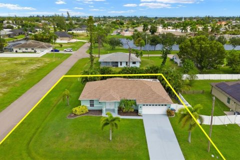 Villa ou maison à vendre à Cape Coral, Floride: 3 chambres, 165.83 m2 № 1384776 - photo 29