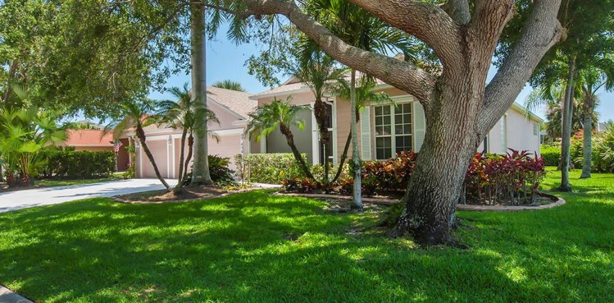 House in Vero Beach, Florida 3 bedrooms, 227.89 sq.m. № 1207666