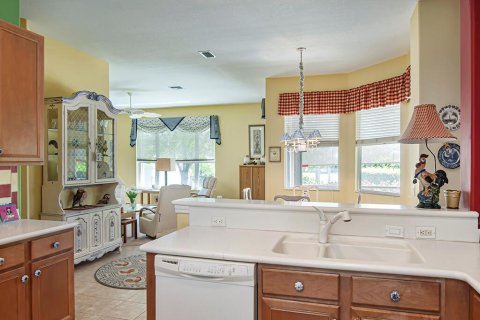 House in Vero Beach, Florida 3 bedrooms, 227.89 sq.m. № 1207666 - photo 25