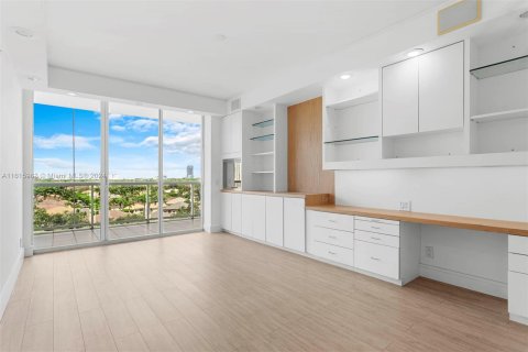 Condo in Aventura, Florida, 2 bedrooms  № 1239011 - photo 8