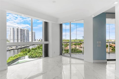 Condominio en venta en Aventura, Florida, 2 dormitorios, 208.1 m2 № 1239011 - foto 5