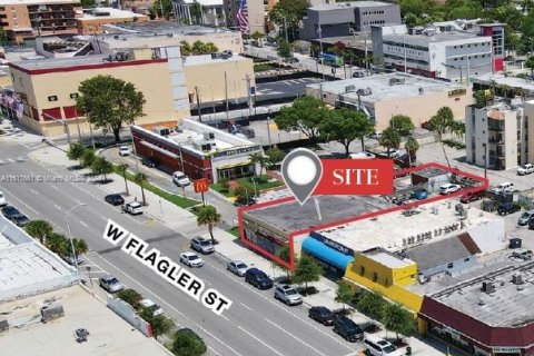 Propiedad comercial en venta en Miami, Florida № 1239061 - foto 1