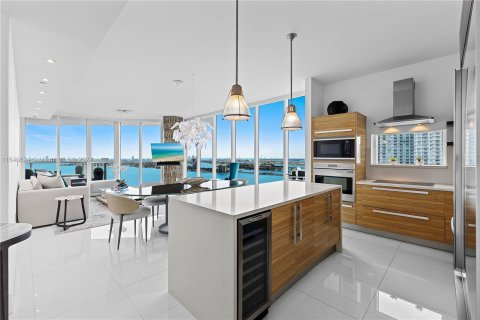 Copropriété à vendre à Miami, Floride: 3 chambres, 204.48 m2 № 1332655 - photo 14