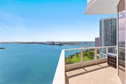 Condo in Miami, Florida, 3 bedrooms  № 1332655 - photo 19