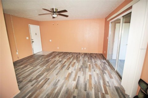 Condominio en venta en Orlando, Florida, 1 dormitorio, 62.24 m2 № 671810 - foto 5