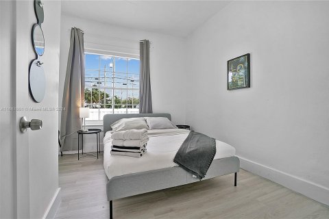 Immobilier commercial à vendre à Miami, Floride: 141.21 m2 № 1383582 - photo 5