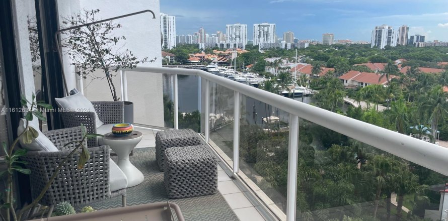 Condominio en Aventura, Florida, 3 dormitorios  № 1240045