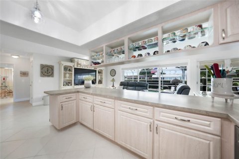 Villa ou maison à vendre à Punta Gorda, Floride: 3 chambres, 214.05 m2 № 790091 - photo 18