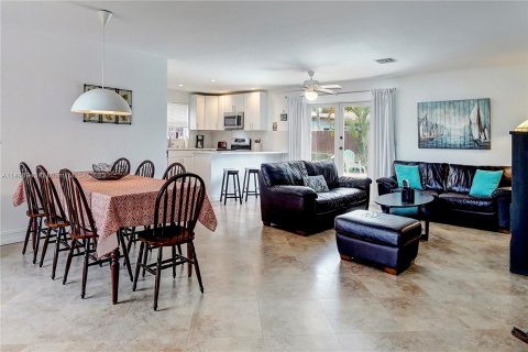 Villa ou maison à vendre à Lighthouse Point, Floride: 3 chambres, 138.7 m2 № 841478 - photo 6