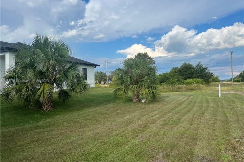 House in Lehigh Acres, Florida 4 bedrooms № 735229 - photo 21