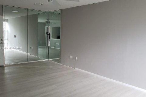 Copropriété à vendre à Sunny Isles Beach, Floride: 1 chambre, 57.23 m2 № 1155156 - photo 5