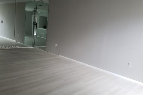 Copropriété à vendre à Sunny Isles Beach, Floride: 1 chambre, 57.23 m2 № 1155156 - photo 6