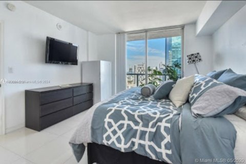 Condo in Miami, Florida, 2 bedrooms  № 1419779 - photo 14