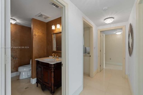 Condo in Miami, Florida, 3 bedrooms  № 1419776 - photo 25