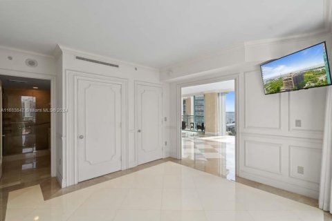 Condo in Miami, Florida, 3 bedrooms  № 1419776 - photo 9