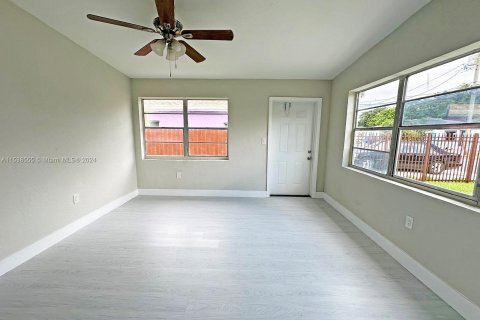 Immobilier commercial à vendre à Miami, Floride: 100.33 m2 № 1232826 - photo 15