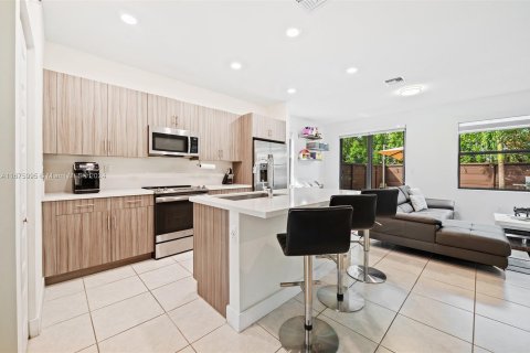 Adosado en venta en Miami Lakes, Florida, 3 dormitorios, 147.34 m2 № 1400251 - foto 4