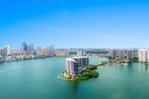 Condominio en venta en Aventura, Florida, 2 dormitorios, 125.7 m2 № 1400310 - foto 30