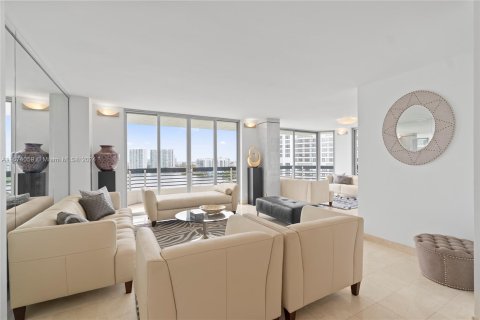 Condominio en venta en Aventura, Florida, 2 dormitorios, 125.7 m2 № 1400310 - foto 13