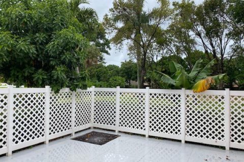 Townhouse in West Palm Beach, Florida 2 bedrooms, 125.42 sq.m. № 1154324 - photo 2