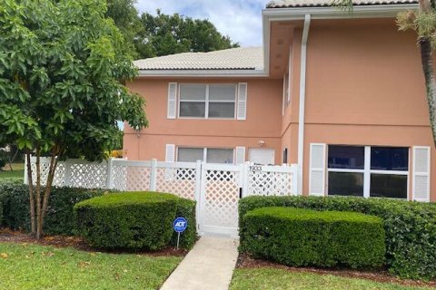 Townhouse in West Palm Beach, Florida 2 bedrooms, 125.42 sq.m. № 1154324 - photo 1