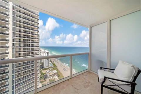 Condo in Hallandale Beach, Florida, 1 bedroom  № 1346033 - photo 22