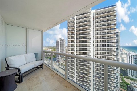 Condo in Hallandale Beach, Florida, 1 bedroom  № 1346033 - photo 26